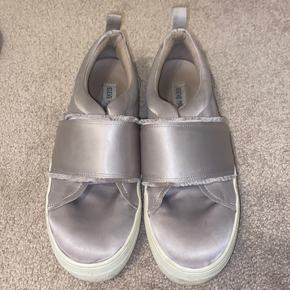 steve madden slide on sneakers